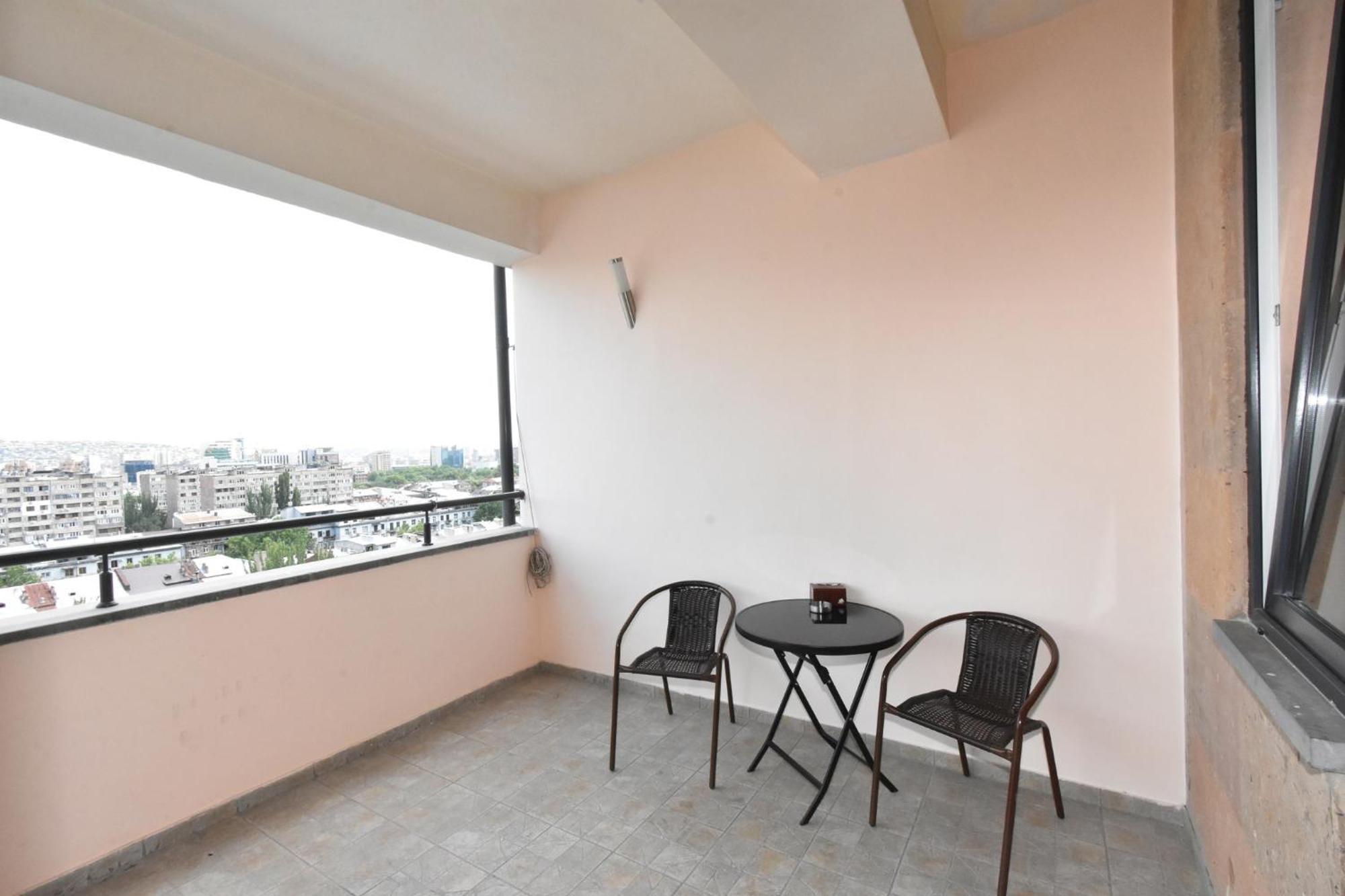 Amiryan Street, 3 Bedrooms Grand And Sunny Apartmet Am2711 Yerevan Ngoại thất bức ảnh